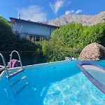 Villa Magnifique De 120m2 Au Coeur Du Valais Avec Piscine En Ete